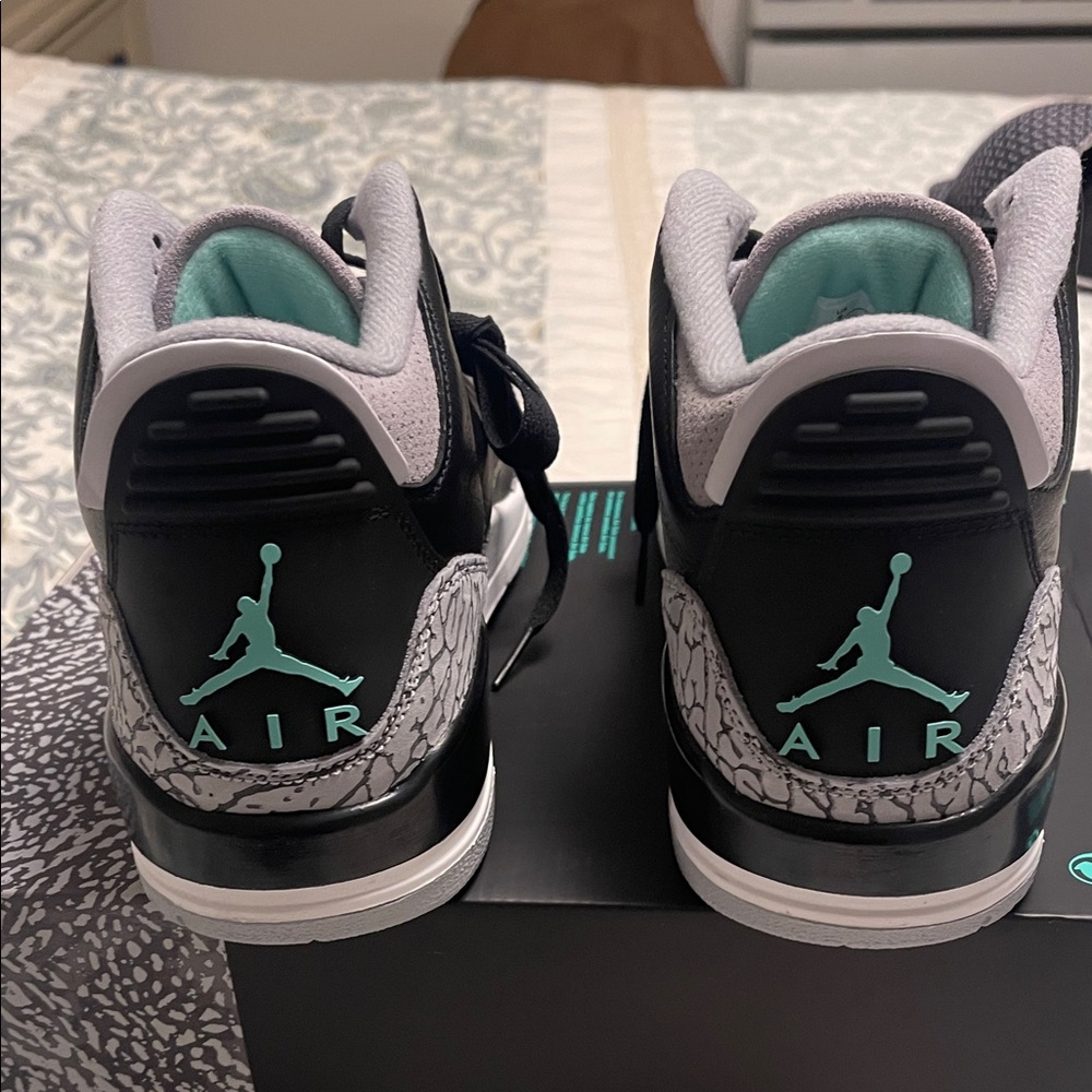 Jordan Air Jordan 3 Retro Black and Green Glow - Picture 4 of 9